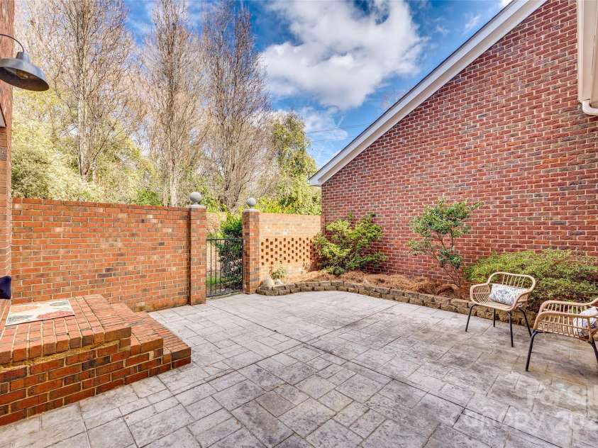 9439 Bonnie Briar Circle, Charlotte, NC 28277.  MLS# CAR4215508, YatesRealty ID 1416. 