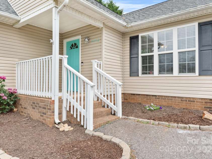 5052 Swinging Bridge Road, Conover, NC 28613.  MLS# CAR4255886, YatesRealty ID 14160. 