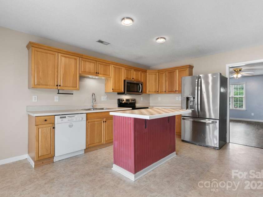 5052 Swinging Bridge Road, Conover, NC 28613.  MLS# CAR4255886, YatesRealty ID 14160. 