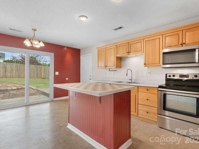 5052 Swinging Bridge Road, Conover, NC 28613.  MLS# CAR4255886, YatesRealty ID 14160. 