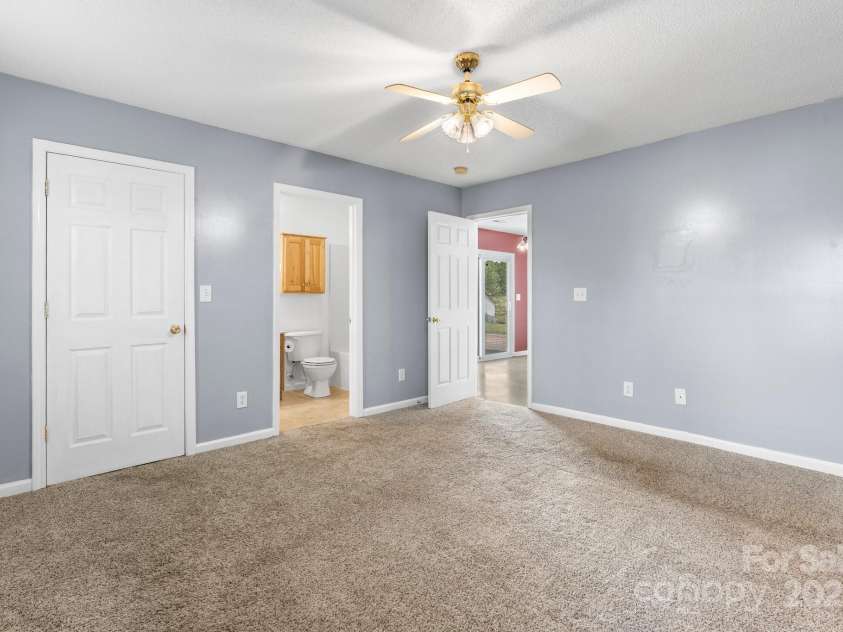 5052 Swinging Bridge Road, Conover, NC 28613.  MLS# CAR4255886, YatesRealty ID 14160. 