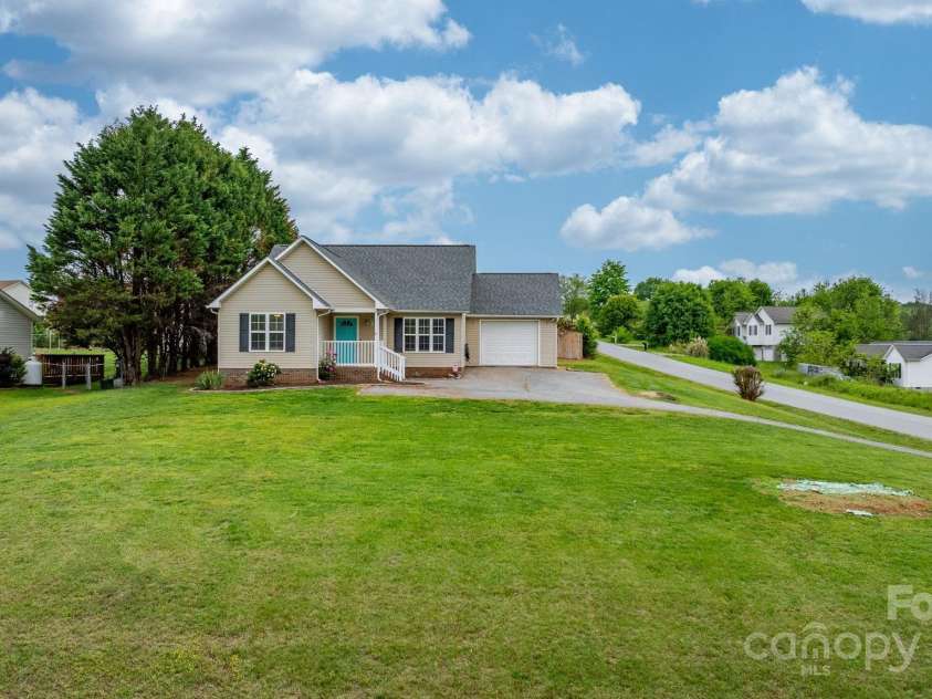 5052 Swinging Bridge Road, Conover, NC 28613.  MLS# CAR4255886, YatesRealty ID 14160. 