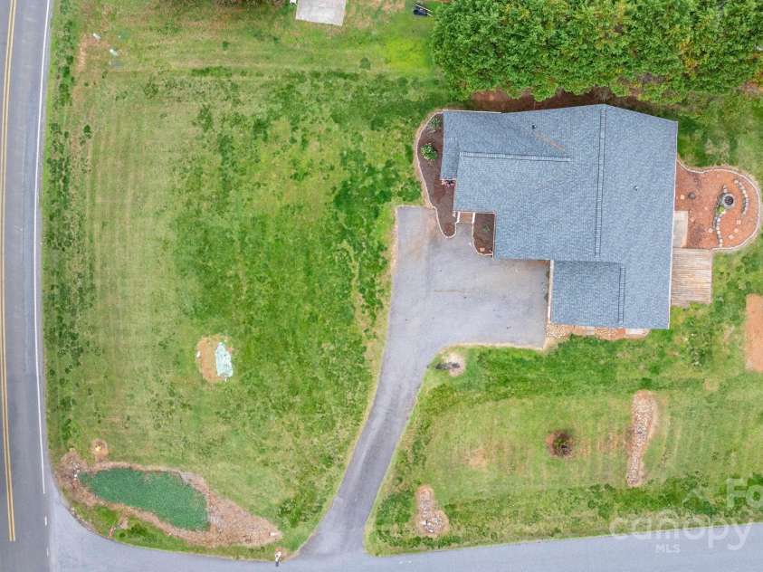 5052 Swinging Bridge Road, Conover, NC 28613.  MLS# CAR4255886, YatesRealty ID 14160. 