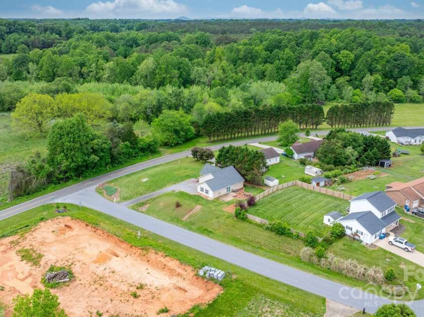 5052 Swinging Bridge Road, Conover, NC 28613.  MLS# CAR4255886, YatesRealty ID 14160. 