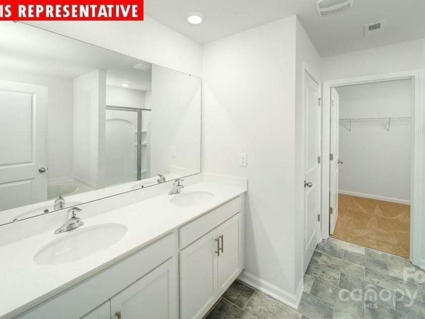 11135 Cardinal Creek Avenue, Charlotte, NC 28215.  MLS# CAR4237781, YatesRealty ID 14161. 