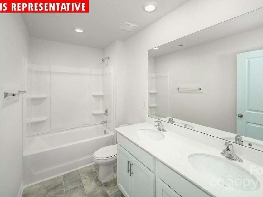 11135 Cardinal Creek Avenue, Charlotte, NC 28215.  MLS# CAR4237781, YatesRealty ID 14161. 