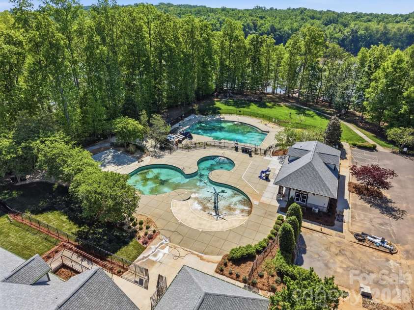 4514 Duplin Drive, Charlotte, NC 28214.  MLS# CAR4369547, YatesRealty ID 14162. 2 pools