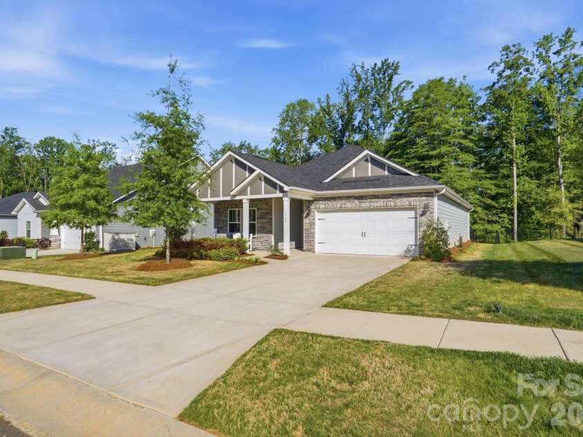 4514 Duplin Drive, Charlotte, NC 28214.  MLS# CAR4369547, YatesRealty ID 14162. 