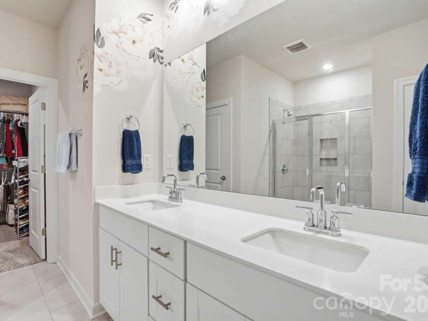 4514 Duplin Drive, Charlotte, NC 28214.  MLS# CAR4369547, YatesRealty ID 14162. 