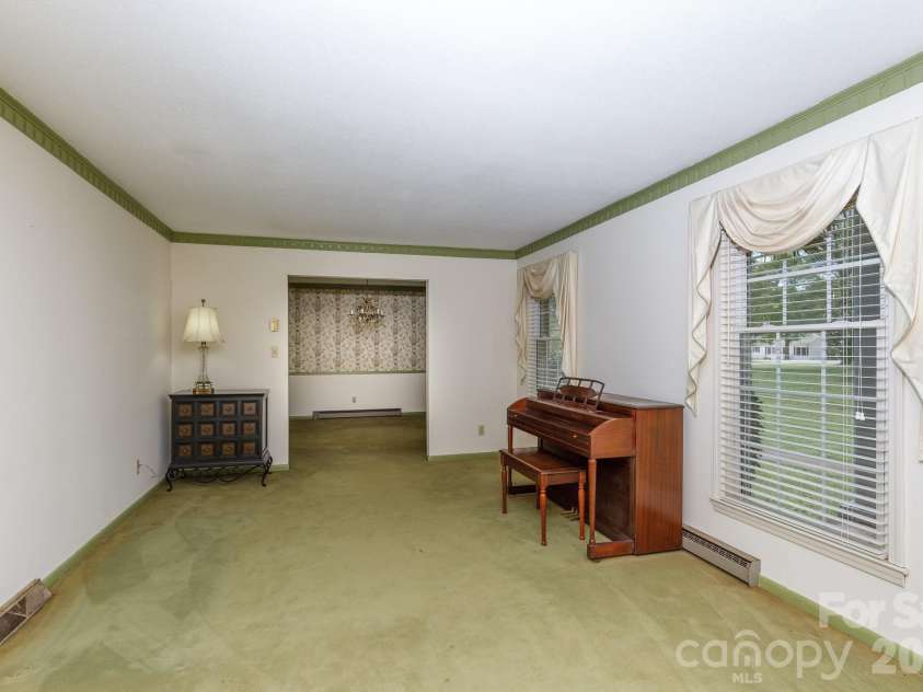 3308 India Hook Road, Rock Hill, SC 29732.  MLS# CAR4370728, YatesRealty ID 14163. 