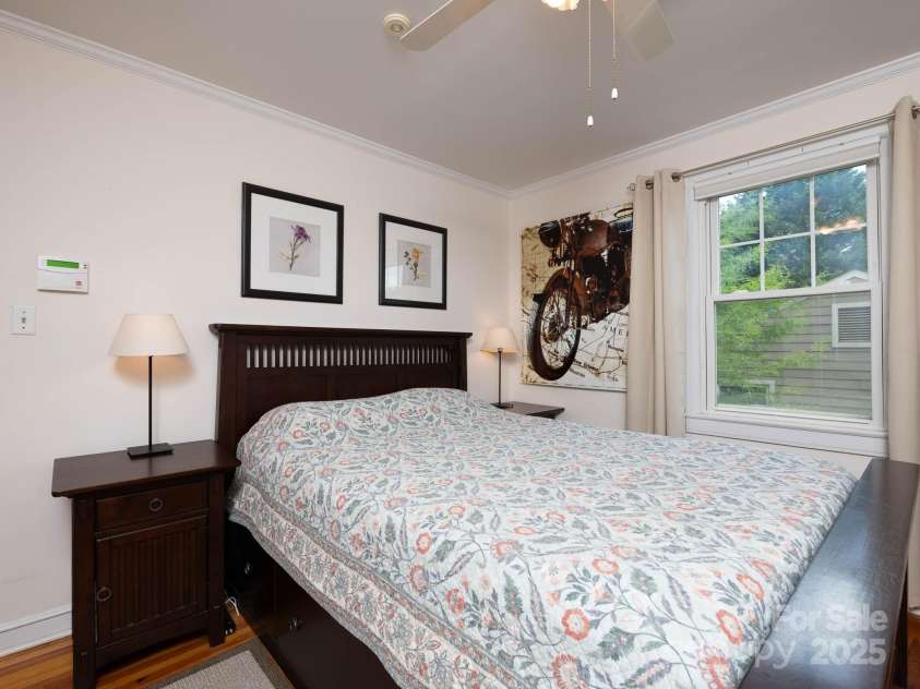 557 Melbourne Court, Charlotte, NC 28209.  MLS# CAR4258770, YatesRealty ID 14163. 