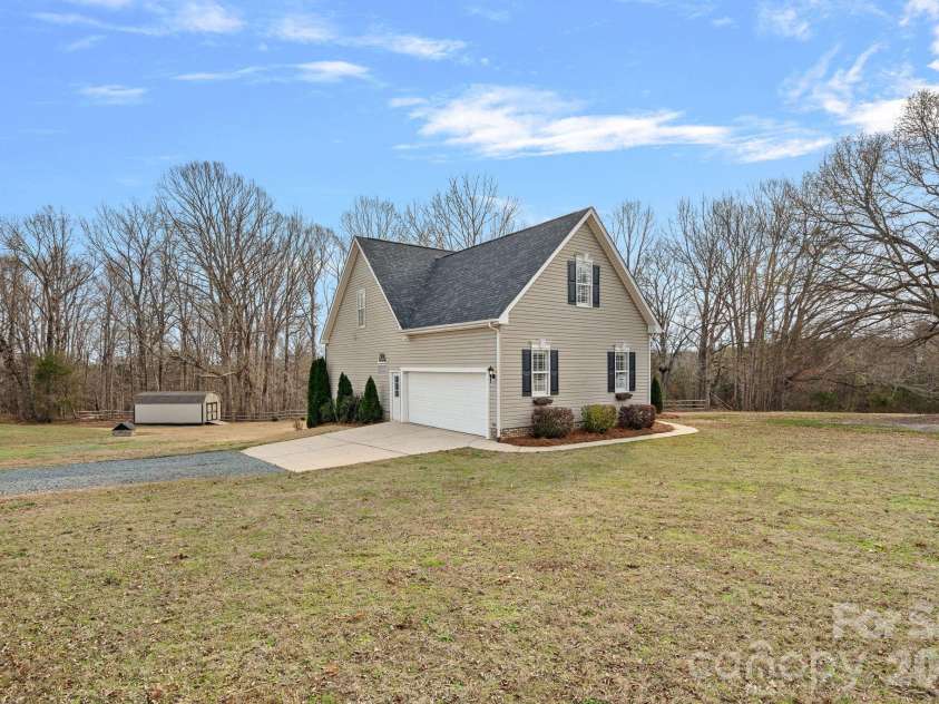 1845 Flowes Store Road, Concord, NC 28025.  MLS# CAR4353597, YatesRealty ID 14164. 