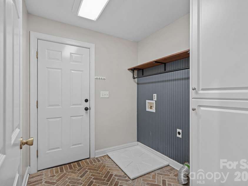 1845 Flowes Store Road, Concord, NC 28025.  MLS# CAR4353597, YatesRealty ID 14164. Laundry Room Main