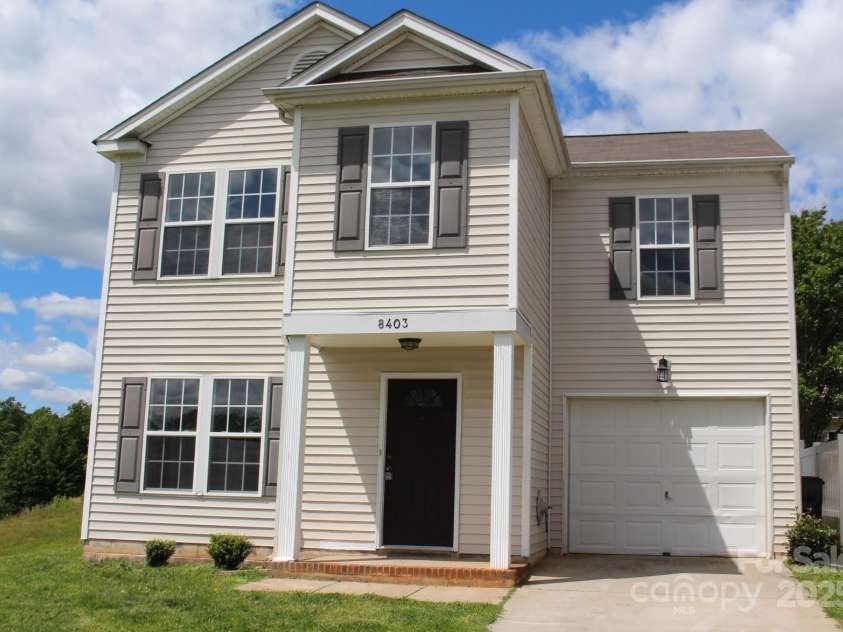 8403 Spirea Court, Charlotte, NC 28215.  MLS# CAR4191020, YatesRealty ID 14164. 
