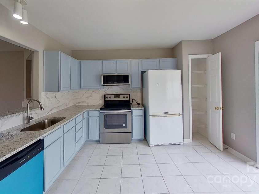 8403 Spirea Court, Charlotte, NC 28215.  MLS# CAR4191020, YatesRealty ID 14164. 