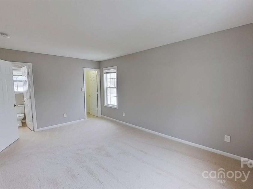 8403 Spirea Court, Charlotte, NC 28215.  MLS# CAR4191020, YatesRealty ID 14164. 