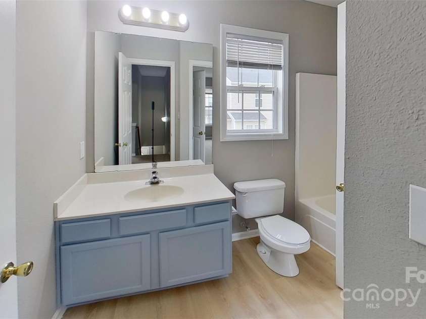 8403 Spirea Court, Charlotte, NC 28215.  MLS# CAR4191020, YatesRealty ID 14164. 