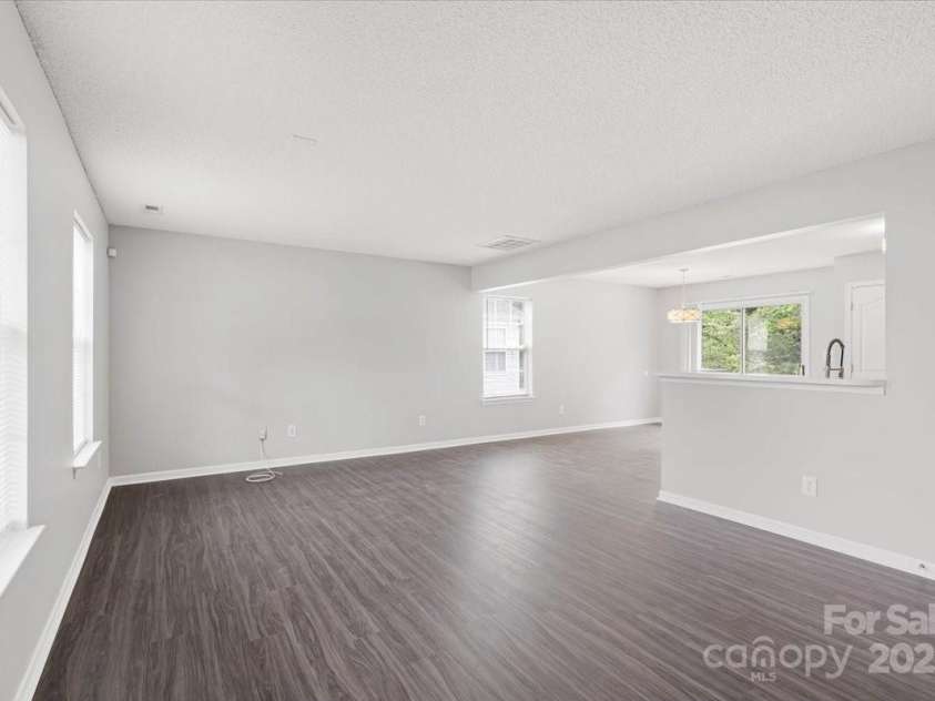 1427 Nature Place, Charlotte, NC 28214.  MLS# CAR4250768, YatesRealty ID 14165. 