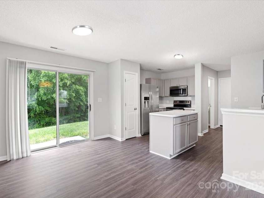 1427 Nature Place, Charlotte, NC 28214.  MLS# CAR4250768, YatesRealty ID 14165. 