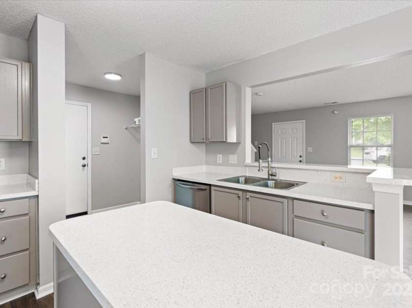 1427 Nature Place, Charlotte, NC 28214.  MLS# CAR4250768, YatesRealty ID 14165. 