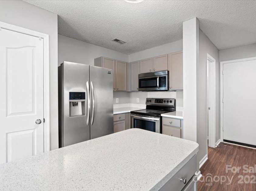 1427 Nature Place, Charlotte, NC 28214.  MLS# CAR4250768, YatesRealty ID 14165. 