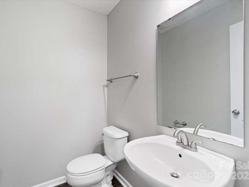 1427 Nature Place, Charlotte, NC 28214.  MLS# CAR4250768, YatesRealty ID 14165. 