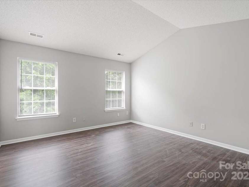 1427 Nature Place, Charlotte, NC 28214.  MLS# CAR4250768, YatesRealty ID 14165. 