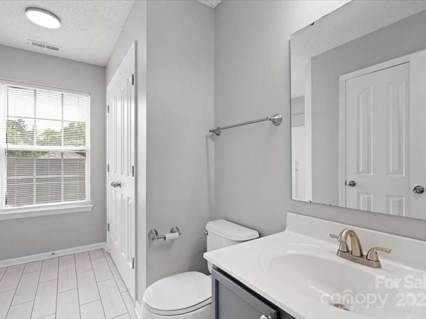 1427 Nature Place, Charlotte, NC 28214.  MLS# CAR4250768, YatesRealty ID 14165. 
