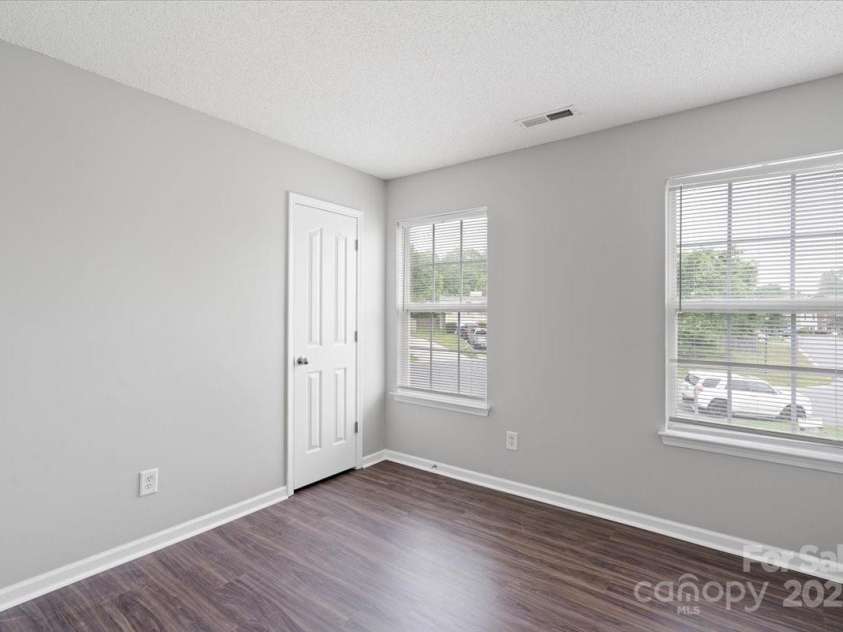 1427 Nature Place, Charlotte, NC 28214.  MLS# CAR4250768, YatesRealty ID 14165. 