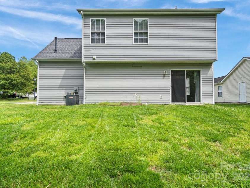 1427 Nature Place, Charlotte, NC 28214.  MLS# CAR4250768, YatesRealty ID 14165. 
