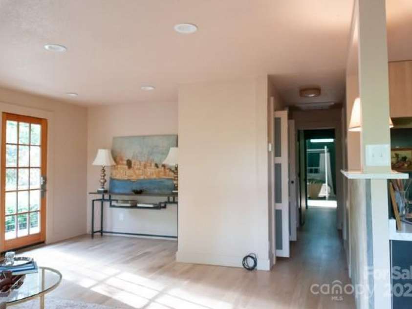 21 Rash Road, Asheville, NC 28806.  MLS# CAR4260428, YatesRealty ID 14167. 