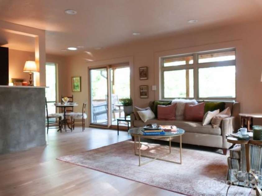 21 Rash Road, Asheville, NC 28806.  MLS# CAR4260428, YatesRealty ID 14167. 