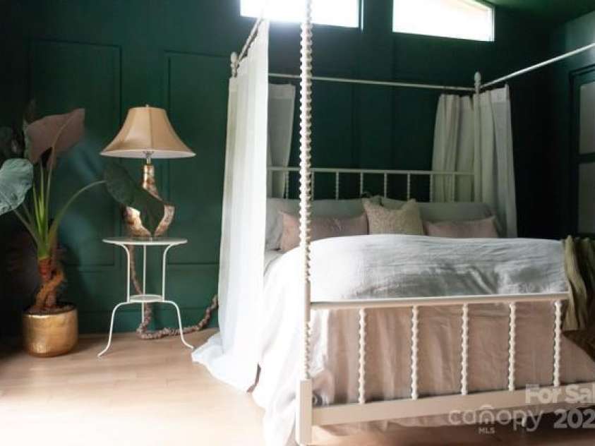 21 Rash Road, Asheville, NC 28806.  MLS# CAR4260428, YatesRealty ID 14167. 