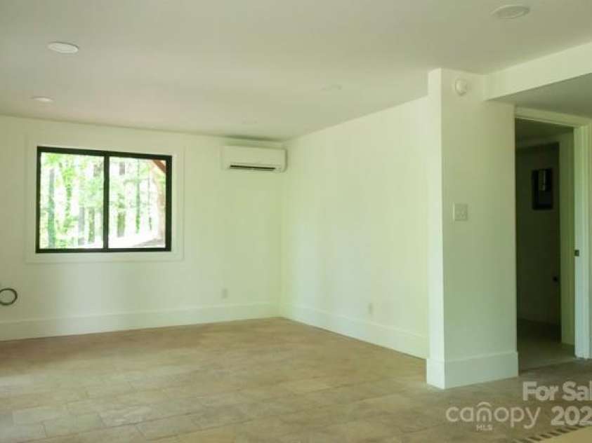 21 Rash Road, Asheville, NC 28806.  MLS# CAR4260428, YatesRealty ID 14167. 