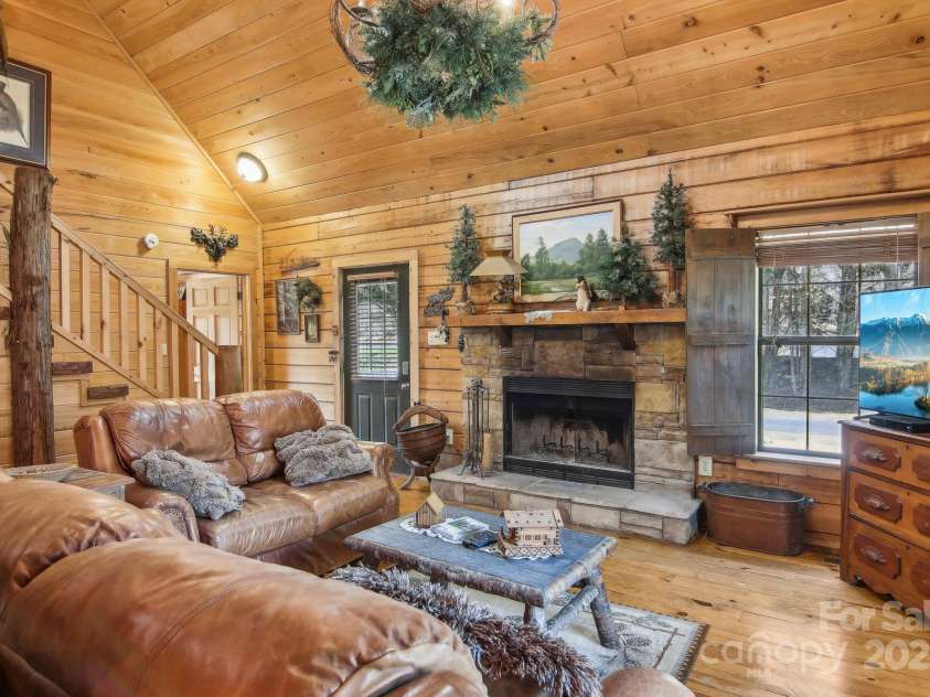 49 Breezy Creek Lane, Maggie Valley, NC 28751.  MLS# CAR4227818, YatesRealty ID 14168. 