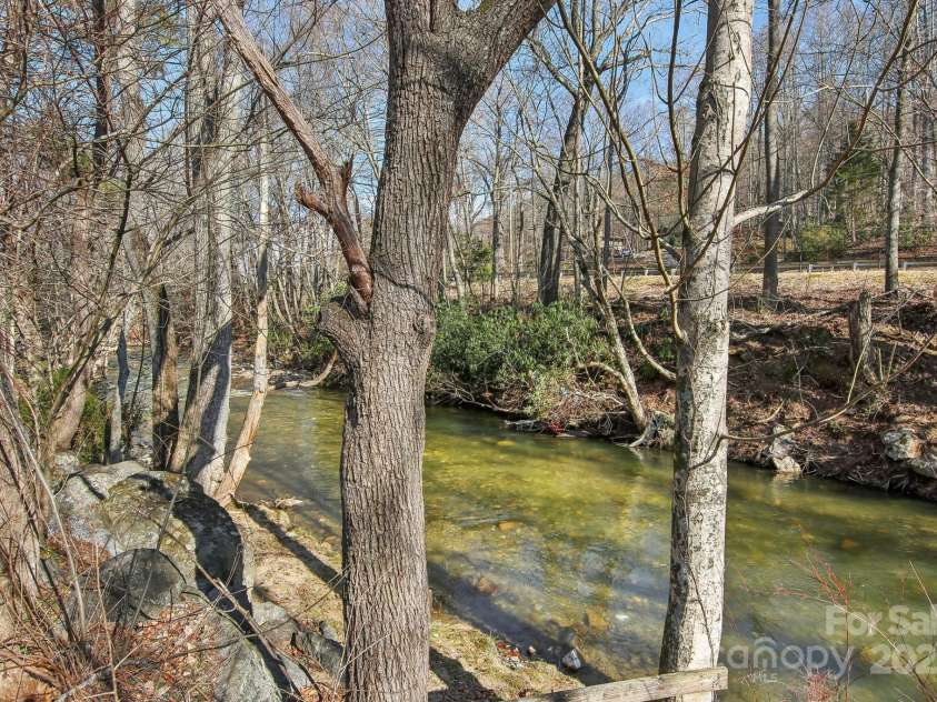 49 Breezy Creek Lane, Maggie Valley, NC 28751.  MLS# CAR4227818, YatesRealty ID 14168. 