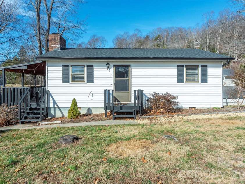 5 Three J Lane, Swannanoa, NC 28778.  MLS# CAR4349879, YatesRealty ID 14169. 