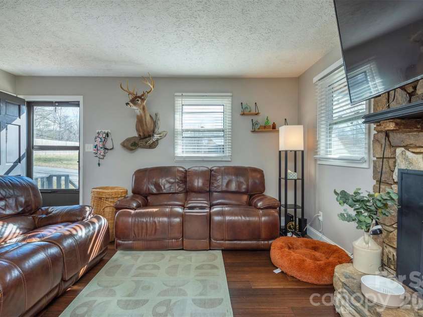 5 Three J Lane, Swannanoa, NC 28778.  MLS# CAR4349879, YatesRealty ID 14169. 
