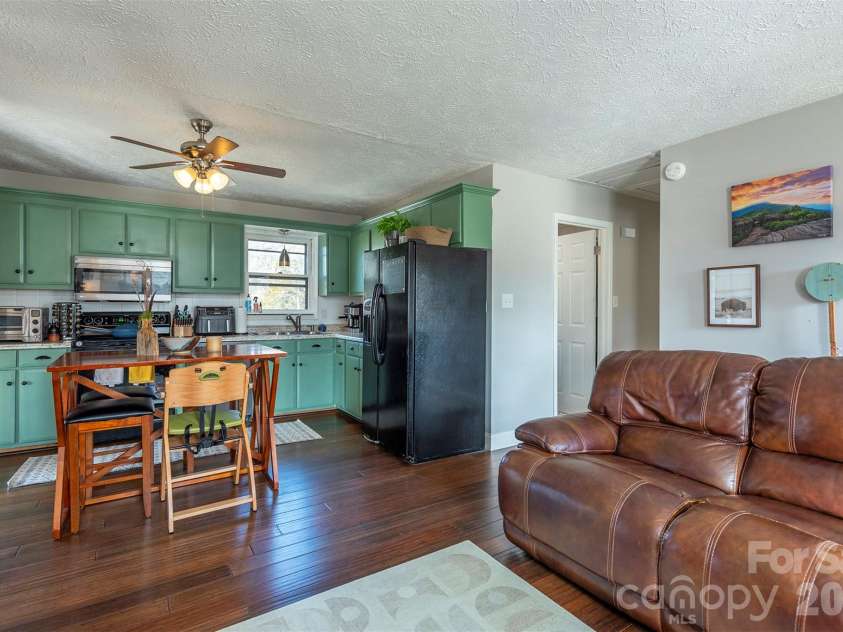 5 Three J Lane, Swannanoa, NC 28778.  MLS# CAR4349879, YatesRealty ID 14169. 