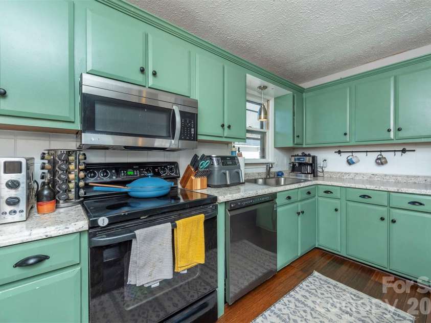 5 Three J Lane, Swannanoa, NC 28778.  MLS# CAR4349879, YatesRealty ID 14169. 
