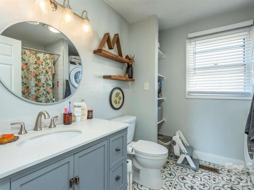 5 Three J Lane, Swannanoa, NC 28778.  MLS# CAR4349879, YatesRealty ID 14169. 