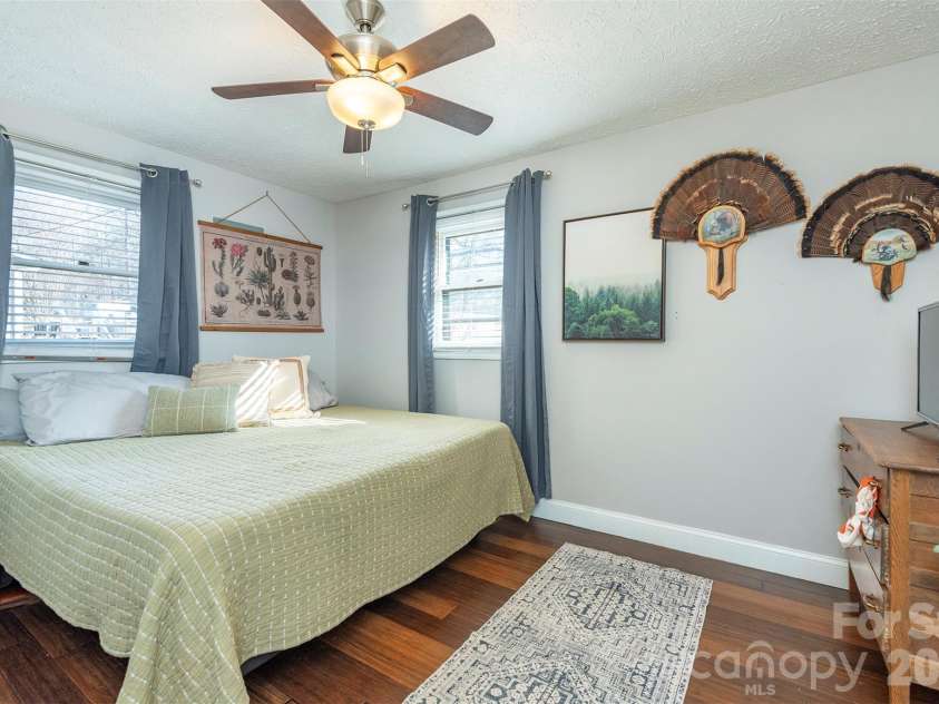 5 Three J Lane, Swannanoa, NC 28778.  MLS# CAR4349879, YatesRealty ID 14169. 