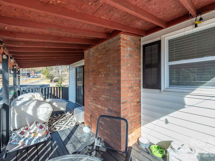 5 Three J Lane, Swannanoa, NC 28778.  MLS# CAR4349879, YatesRealty ID 14169. 