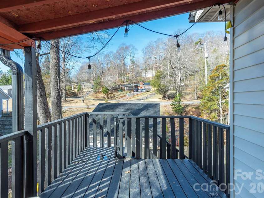 5 Three J Lane, Swannanoa, NC 28778.  MLS# CAR4349879, YatesRealty ID 14169. 