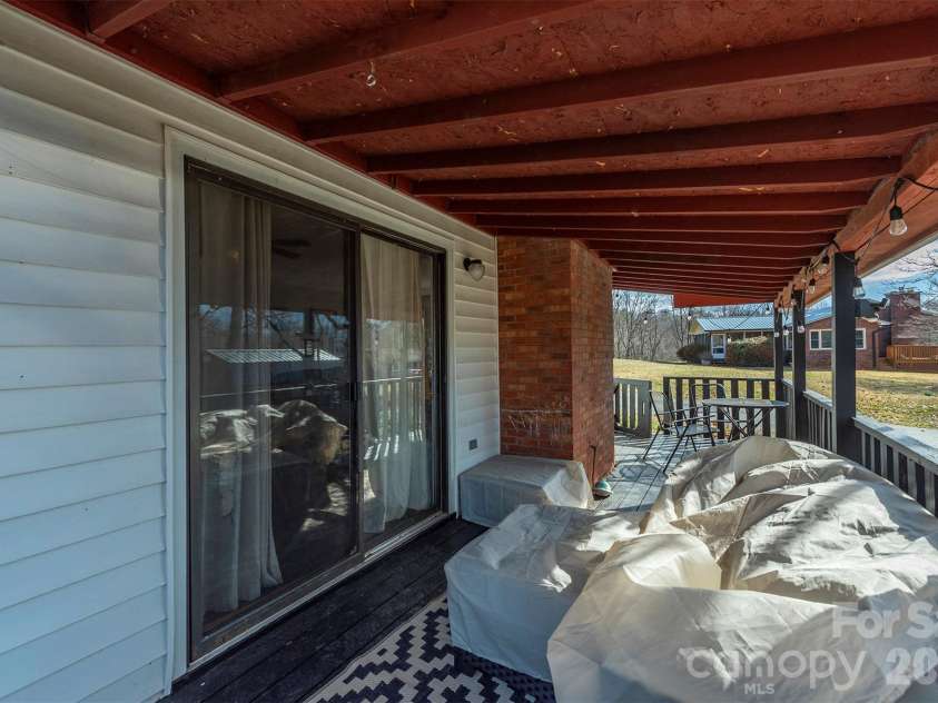 5 Three J Lane, Swannanoa, NC 28778.  MLS# CAR4349879, YatesRealty ID 14169. 