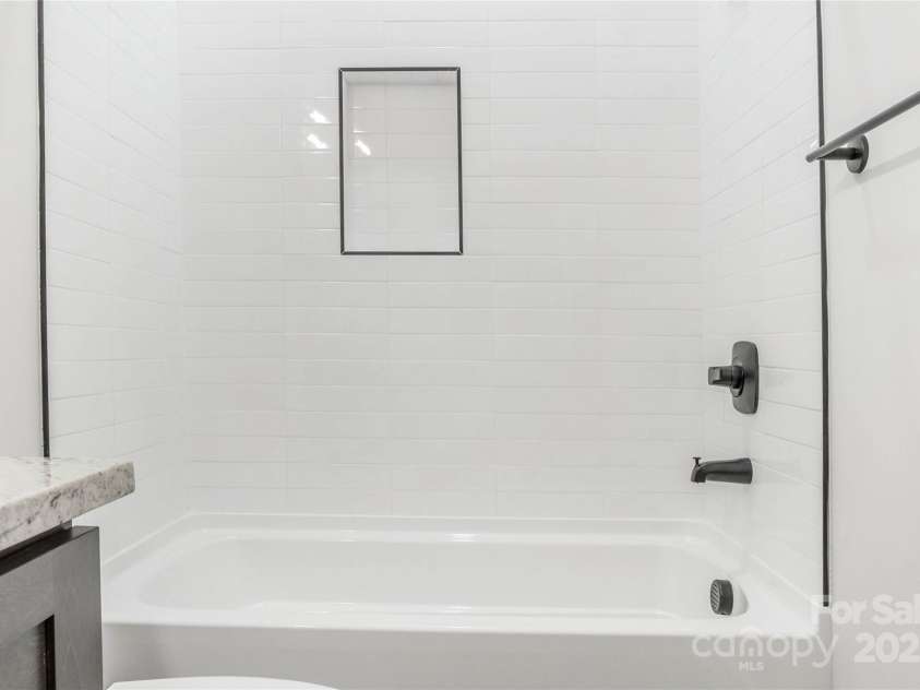 5751 Selkirk Drive, Hickory, NC 28601.  MLS# CAR4251585, YatesRealty ID 14169. 