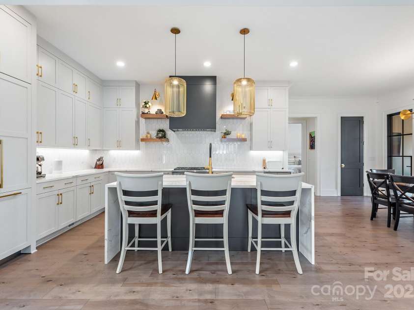 1711 Brook Road, Charlotte, NC 28205.  MLS# CAR4232990, YatesRealty ID 14170. 