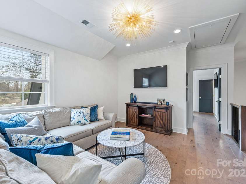 1711 Brook Road, Charlotte, NC 28205.  MLS# CAR4232990, YatesRealty ID 14170. 