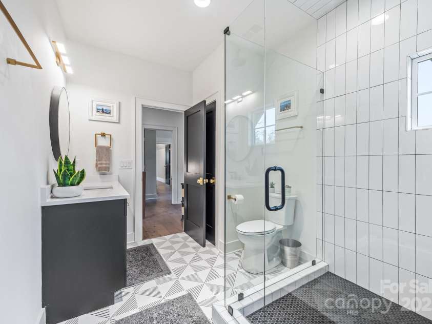 1711 Brook Road, Charlotte, NC 28205.  MLS# CAR4232990, YatesRealty ID 14170. 