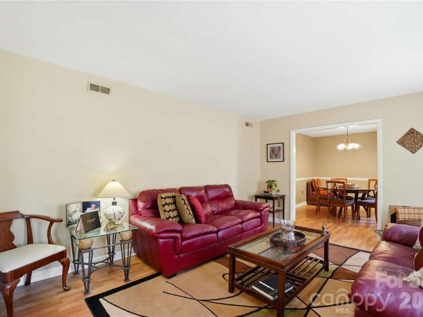 721 Falls Church Road, Charlotte, NC 28270.  MLS# CAR4341730, YatesRealty ID 14172. 